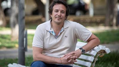 El emérito, expuesto a quedarse sin bustos, sin calles, sin parques y sin medallas de oro. El emérito, expuesto a quedarse sin bustos, sin calles, sin parques y sin medallas de oro.