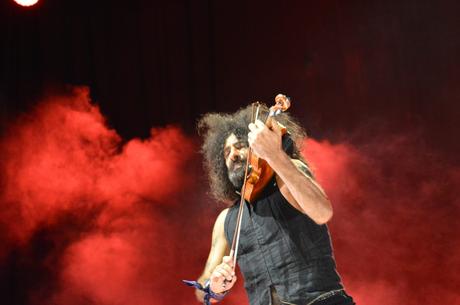 Ara Malikian emociona en su regreso a Ponferrada demostrando una vez más su virtuosismo con el violín