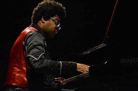 Ara Malikian emociona en su regreso a Ponferrada demostrando una vez más su virtuosismo con el violín