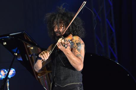Ara Malikian emociona en su regreso a Ponferrada demostrando una vez más su virtuosismo con el violín