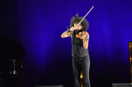 Ara Malikian emociona en su regreso a Ponferrada demostrando una vez más su virtuosismo con el violín