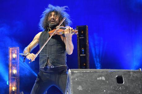 Ara Malikian emociona en su regreso a Ponferrada demostrando una vez más su virtuosismo con el violín