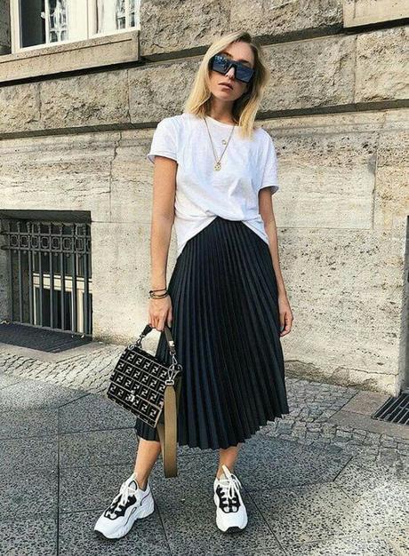 Falda Plisada Roja Outfit