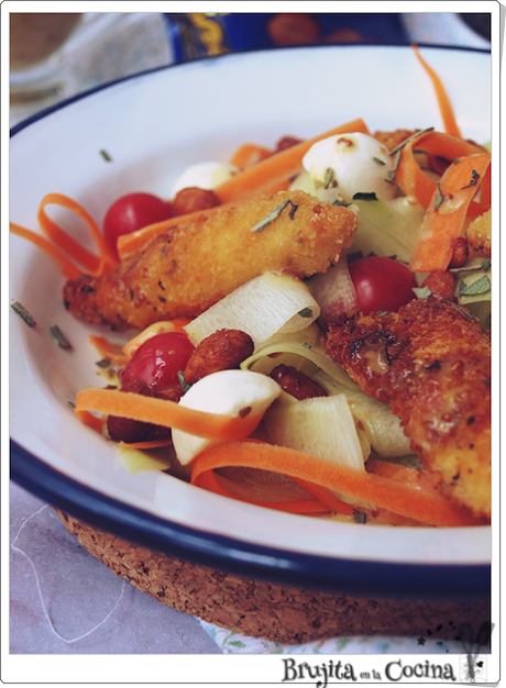 Ensalada calabacin con pollo y cacahuetes