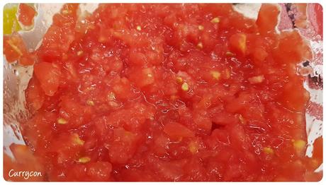 Tostada con tomate y aguacate Tostada con tomate y aguacate