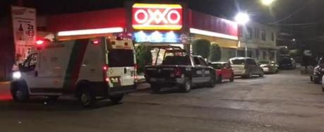 Robo violento a oxxo en fraccionamiento Aeropuerto