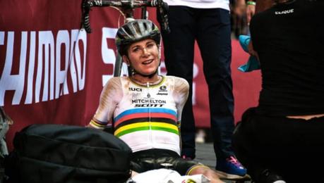 Movistar Team el paso decisivo campeona mundial Annemiek Van Vleuten