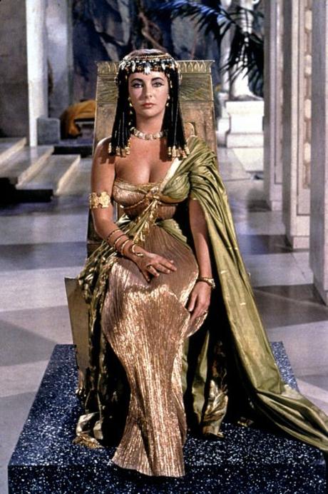 Cleopatras de película en La Torre de Babel de Aragón Radio Elizabeth Taylor in 'Cleopatra', 1963. Queen of the Nile? She ...