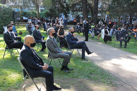 El emotivo homenaje a las victimas y a las personas que lucharon contra la pandemia se celebra con una llamada a la responsabilidad