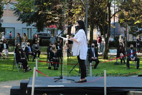 El emotivo homenaje a las victimas y a las personas que lucharon contra la pandemia se celebra con una llamada a la responsabilidad