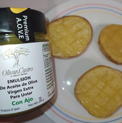 Patatas asadas con emulsión de aceite de oliva con ajo. Patatas asadas con emulsión de aceite de oliva con ajo.