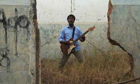 Huérfanos, Guerra y Sonidos Distorsionados: Angola, Donde el Rock Vive