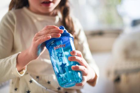 Vuelta al cole con las tazas de Nuby, vuelta segura Vuelta al cole con las tazas de Nuby, vuelta segura