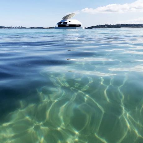 ANTHÉNEA: la cápsula flotante de lujo en el mar que te va a dejar atrapado o atrapada 9