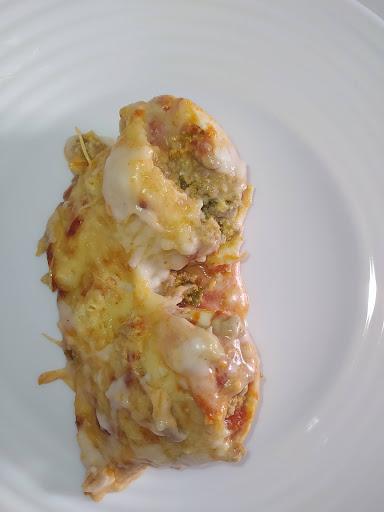 Huevos rellenos de carne a la mistela. Huevos rellenos de carne a la mistela.