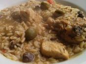 Arroz pollo aceitunas