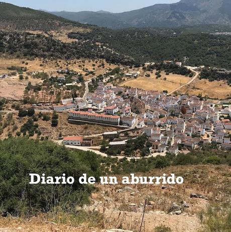 Júzcar, la casa de los Pitufos en plena Serranía de Ronda, seguida de dos recomendaciones gastronómicas