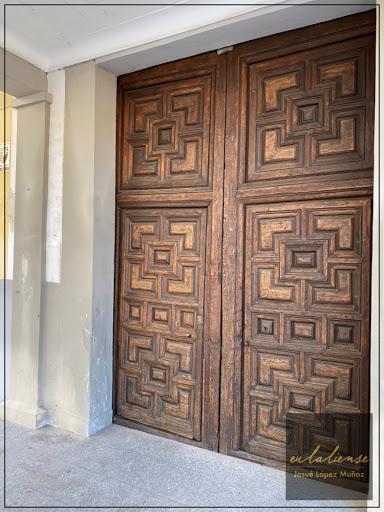 Las puertas del indiano; historia oculta de las puertas de la iglesia de San Pedro en Santa Olalla