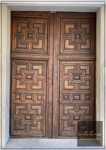 Las puertas del indiano; historia oculta de las puertas de la iglesia de San Pedro en Santa Olalla