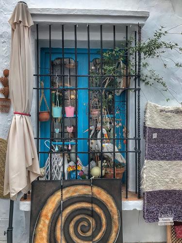 Nada hay más necesario que lo superfluo