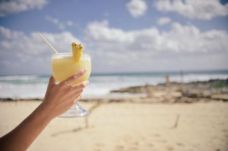 Temporada de Cócteles: Combate el Calor del Verano con Yo Pongo el Hielo