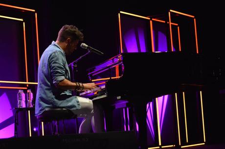 La gira ‘López, piano y voz’ de Pablo López pone el broche final a las fiestas de la Encina que nunca hubiéramos querido vivir