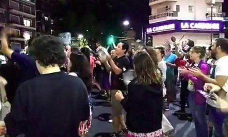 Cacerolazos en distintos barrios portenos en reclamo a la quita