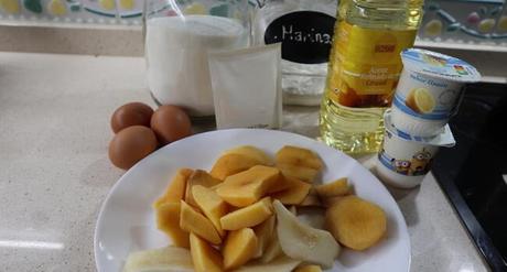 Los ingredientes para hacer bizcocho de frutas con Mambo