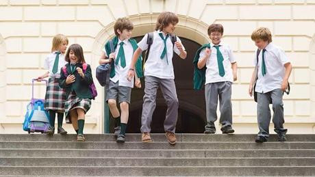 ¿Qué es mejor ir con uniforme escolar o con ropa de calle al ‘cole’?