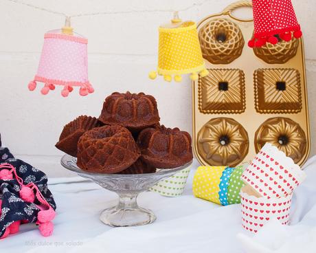 Mini bundt cakes de natillas de chocolate