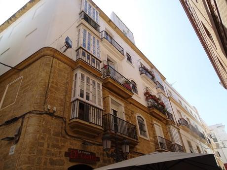 5 curiosidades de Cádiz, desde el suelo hasta el cielo.