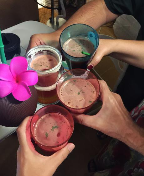 Estos son los únicos amigos con los que nos hemos juntado. De vuelta y con algunas novedades