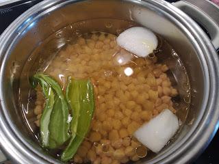 CALLOS DE MORRILLO DE ATÚN Y GARBANZOS CALLOS DE MORRILLO DE ATÚN Y GARBANZOS