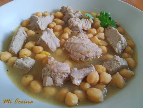 CALLOS DE MORRILLO DE ATÚN Y GARBANZOS