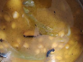 CALLOS DE MORRILLO DE ATÚN Y GARBANZOS CALLOS DE MORRILLO DE ATÚN Y GARBANZOS