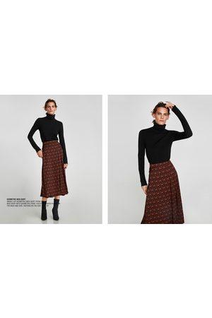 Falda Roja Lunares Zara