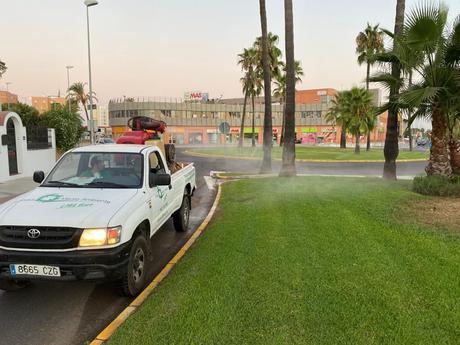 ESTA SEMANA SE HAN INTENSIFICADO LAS LABORES DE FUMIGACIÓN DE MOSQUITOS EN TODO EL TÉRMINO MUNICIPAL