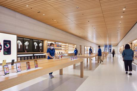 La tienda Apple recién inaugurada, que flota en Marina Bay, Singapur