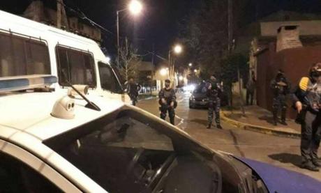 Policia Federal y Gendarmeria desalojaron la toma de tierras en