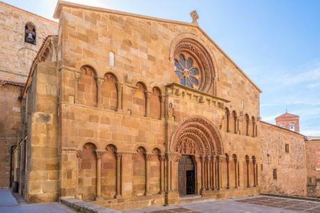 Descubre Soria en un Fin de Semana Tour de misterios y leyendas por Soria - Reserva en Civitatis.com