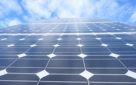 El reciclaje de los paneles solares es una manera de integrarlos en la economía circular