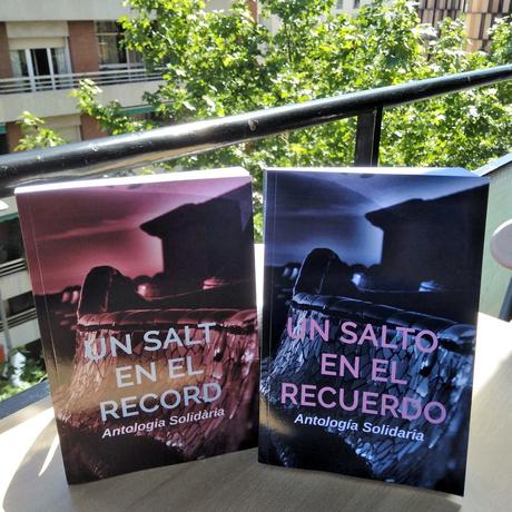 Un salto en el recuerdo / Un salt en el record: dos antologías solidarias que luchan contra el Alzheimer Un salto en el recuerdo / Un salt en el record: dos antologías solidarias que luchan contra el Alzheimer