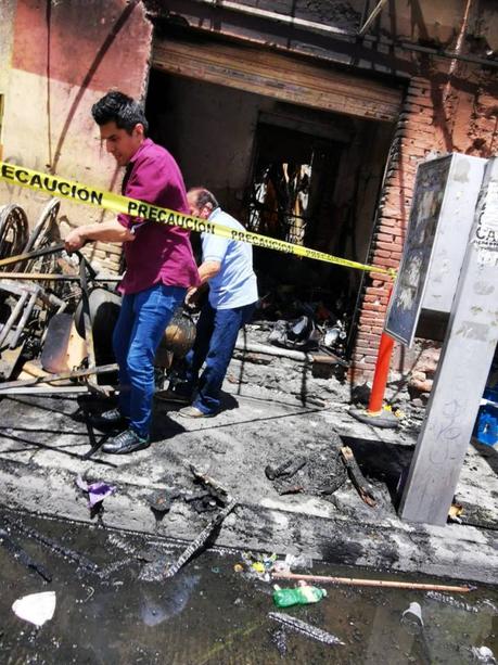 Se incendia tapicería en el Centro Histórico