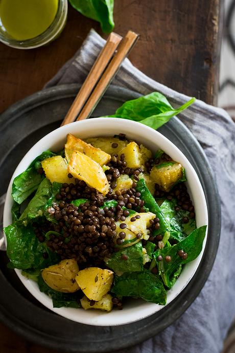 ENSALADA DE PATATAS ASADAS, PESTO Y ESPINACAS