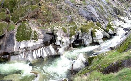 La Garganta del Infierno y las piscinas naturales del entorno del ...