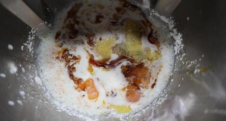 Echar los ingredientes en el vaso para mezclar y cocinar