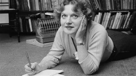 RESEÑA: La entrometida.