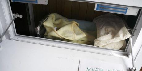 Bélgica: Autorizan la instalación de “buzón” para abandonar bebés en Bruselas