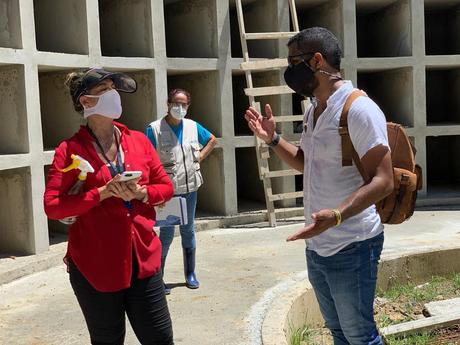 Dueños de la única funeraria enfermaron de Covid-19 y no hay quien entierre a los fallecidos