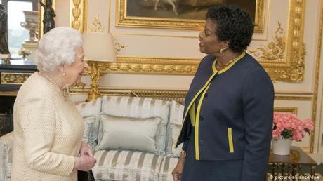 Barbados planea ser una república plena y dejará a la Reina Isabel II por fuera